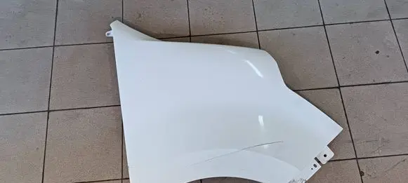 Nissan NV400 Fender 