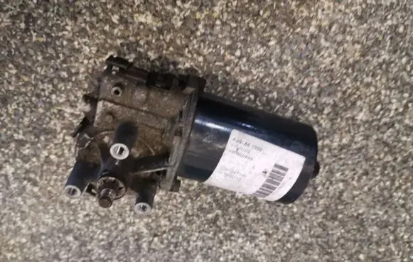 Audi A6 S6 C5 4B Wiper motor 0390241140 4B1955113