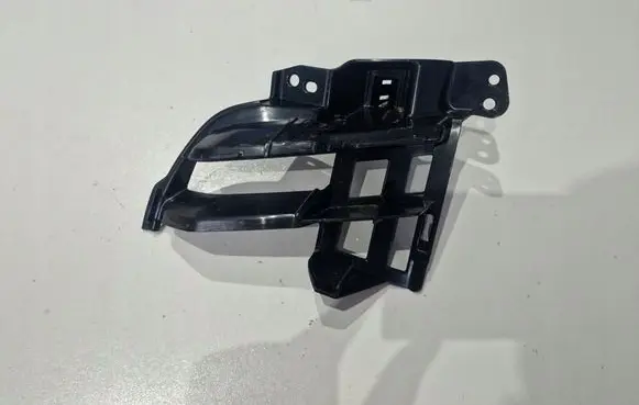 Skoda Superb B8 (3V) Front bumper lower grill 3V0807724
