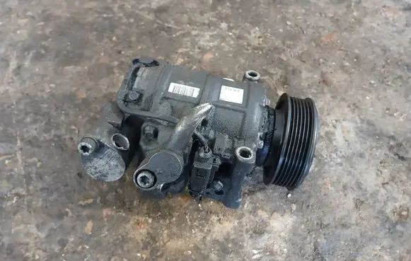 Audi A6 S6 C6 4F Air conditioning (A/C) compressor (pump) 4F0260805N