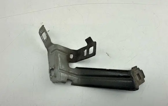BMW 1 F20 F21 Fender mounting bracket