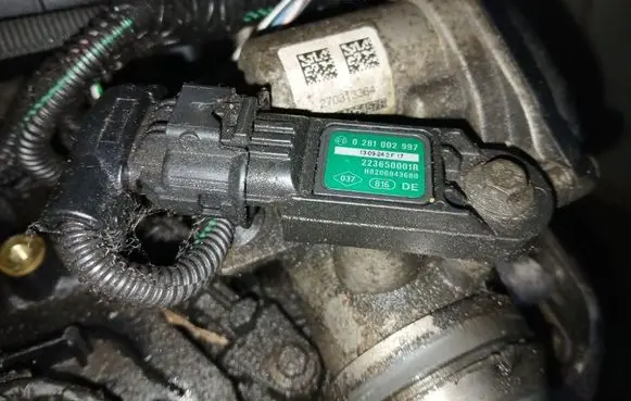 Dacia Sandero Air pressure sensor 0281002997