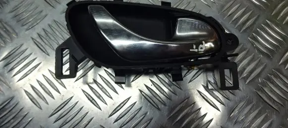 Nissan Qashqai Rear door interior handle trim 80670-4EA0A