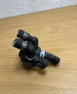 Mercedes-Benz E W210 Coolant heater control valve D6131