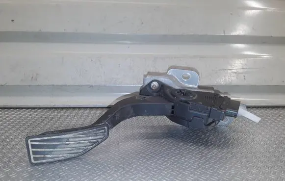 Nissan Pixo Accelerator throttle pedal 4940068K40