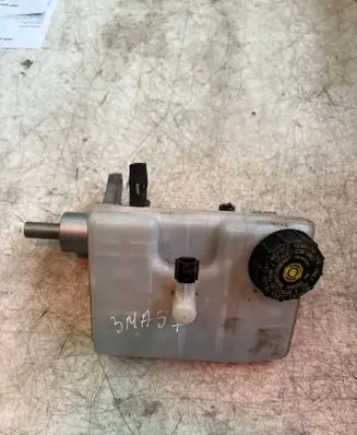 Renault Master III Master brake cylinder 