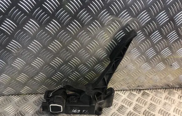Mercedes-Benz A W169 Accelerator throttle pedal 1693000204
