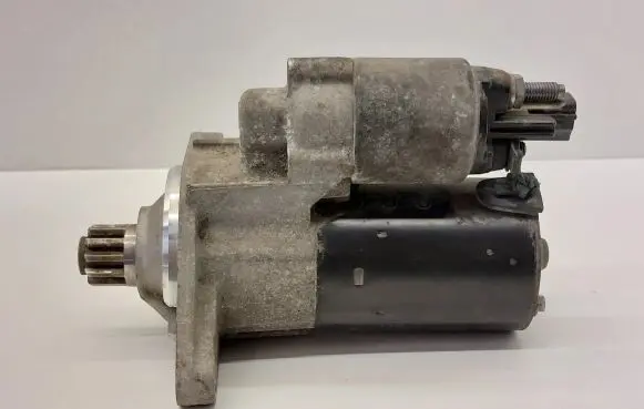 Volkswagen Tiguan Starter motor 02E911023S