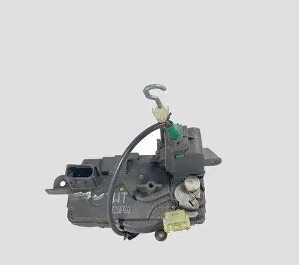 Opel Zafira B Front door lock 13220368