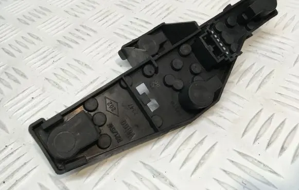 Renault Laguna II Tail light bulb cover holder