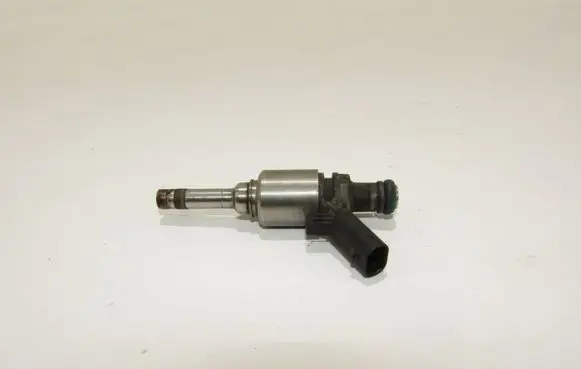 Volkswagen Scirocco Fuel injector 06H906036G