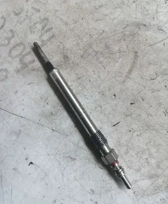 Volkswagen Golf VI Spark plug 0250403007 03L963319