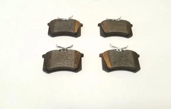Volkswagen Golf Plus Brake pads (rear) 