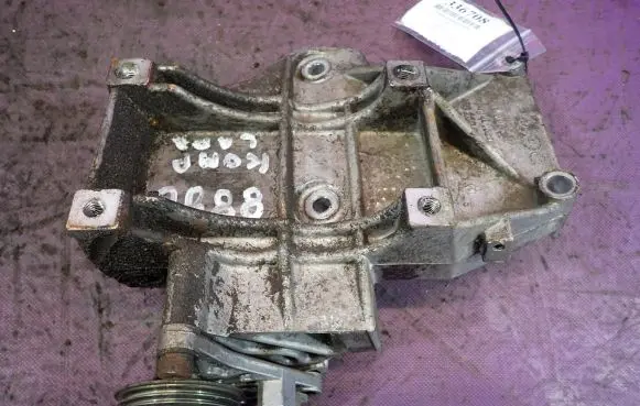 Audi A4 S4 B5 8D A/C compressor mount bracket 058260885C