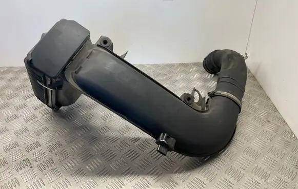 BMW 4 F32 F33 Air filter box 8507565 850756504