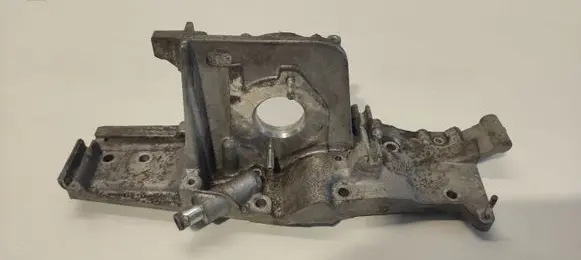 Subaru Outback Fuel pump bracket 