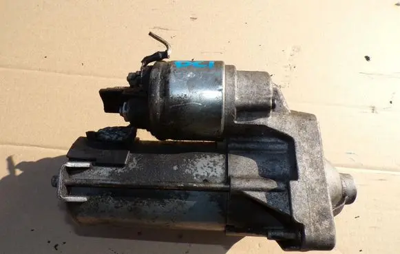 Nissan Qashqai Starter motor 233003329R