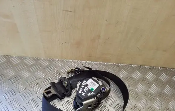 Skoda Octavia Mk2 (1Z) Front seatbelt 1Z0857702A