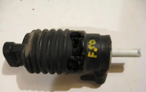 Renault Safrane Windscreen/windshield washer pump 