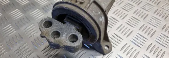 Opel Zafira B Engine mount bracket 90539246