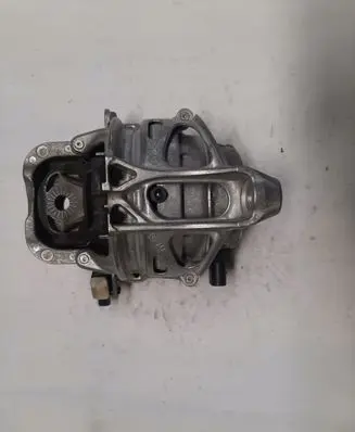 Audi A8 S8 D5 Engine mount bracket 4M0199256BB