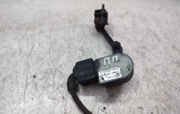 Audi Q7 4L Air suspension front height level sensor 7L0616214C