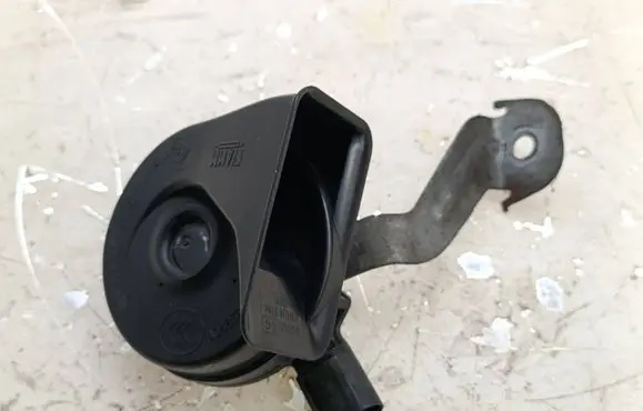 Volkswagen PASSAT CC Horn signal 3C0951221E 3C0951182A