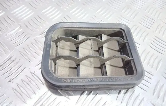 Skoda Octavia Mk1 (1U) Quarter panel pressure vent 1H0819465