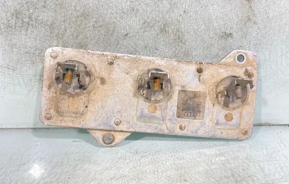 Audi A6 S6 C4 4A Coolant fan relay 4a0959493