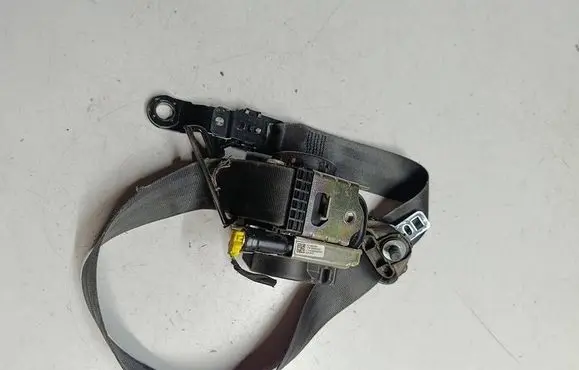Volvo V40 Front seatbelt 31390454 619946000 07042014
