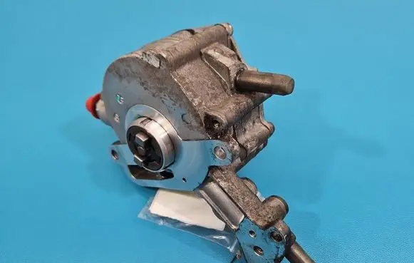 Volkswagen PASSAT B6 Vacuum pump 038145209Q IMPRK1560502