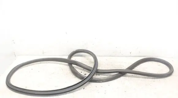 Opel Mokka X Front door rubber seal 