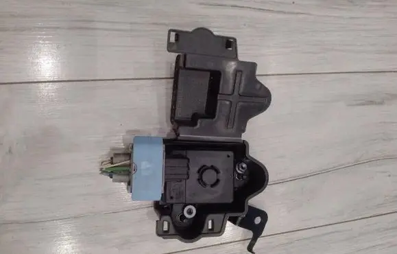 Peugeot 208 I Start/Stop control module 9807709080
