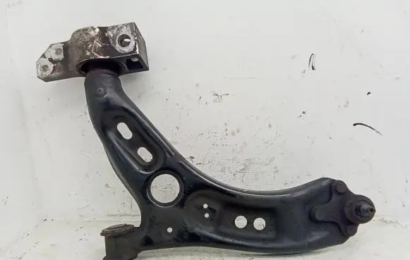 Volkswagen Tiguan Front lower control arm/wishbone 1K0407165C