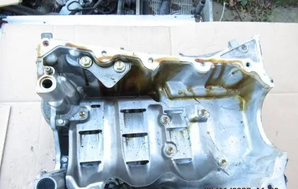 Toyota Yaris Oil sump 121212