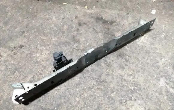Opel Insignia A Top upper radiator support slam panel