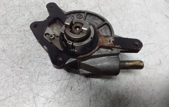 Jeep Grand Cherokee (WK) Vacuum pump A6422300165 21060597