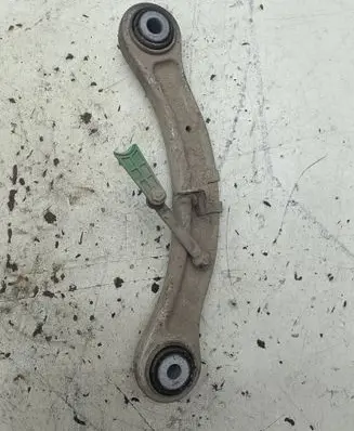 Volkswagen Touareg II Rear control arm