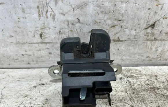 Volkswagen Golf V Tailgate/trunk/boot lock/catch/latch 3C9827645A