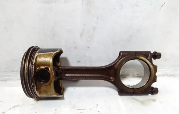 Volvo V50 Piston with connecting rod
