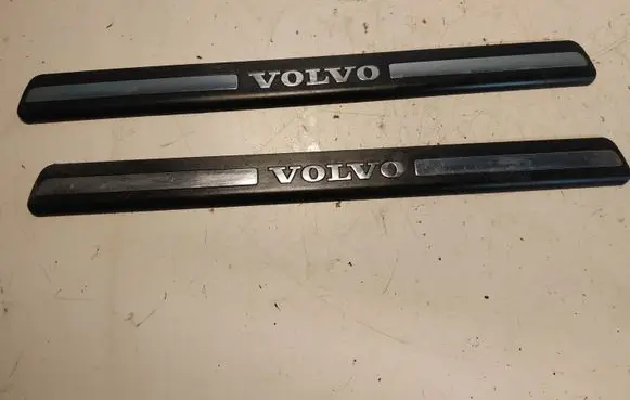 Volvo V70 Front sill trim cover 8659960