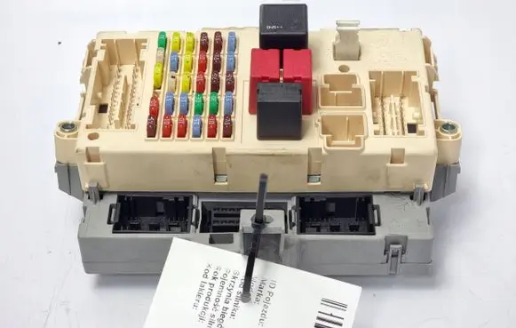 Ford Fiesta Central body control module 233966