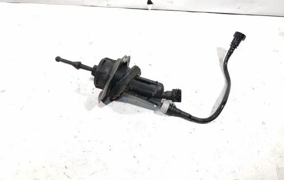 Clutch slave cylinder