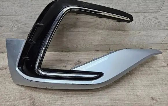 Volkswagen Tiguan Front bumper corner part panel trim 5NA853212E