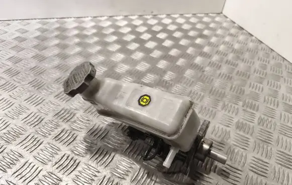 Hyundai i20 (PB PBT) Master brake cylinder 