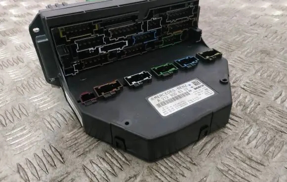 Mercedes-Benz E W212 Fuse box set A2129008307