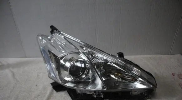 Toyota Prius+ (ZVW40) Headlight/headlamp