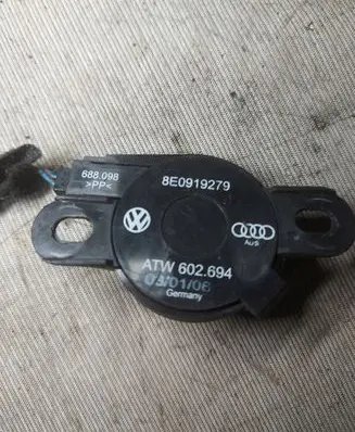 Volkswagen Touran I Parking PDC sensor speaker 8E0919279