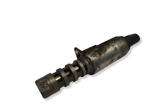 Audi A6 S6 C6 4F Camshaft vanos timing valve 06E109257J