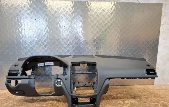 Mercedes-Benz C W204 Dashboard A2046803787 7697789